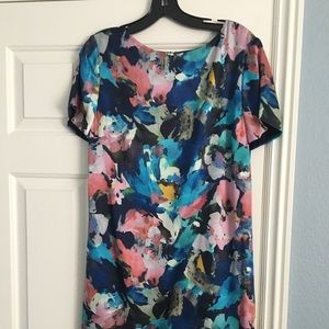 StJohn Spring Dress.  Size 12. 100% Silk.  Never been wore.